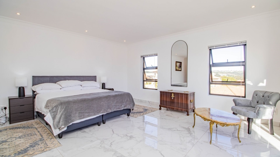 5 Bedroom Property for Sale in The Hill Western Cape